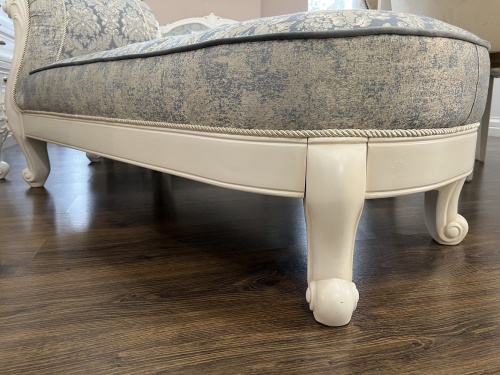 Оттоманка Мишель с одним подлокотниками белый матовый фото 3